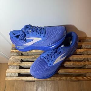 Brooks Adrenaline GTS 24 Outdoor Athletic Running Shoes. Casual Comfort Walking